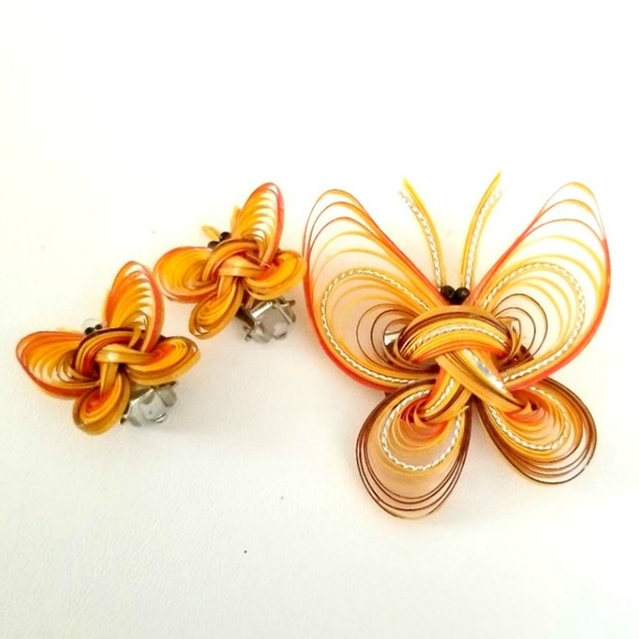 vintage Jewelry - Vintage Quilled Wicker Butterfly Brooch Set